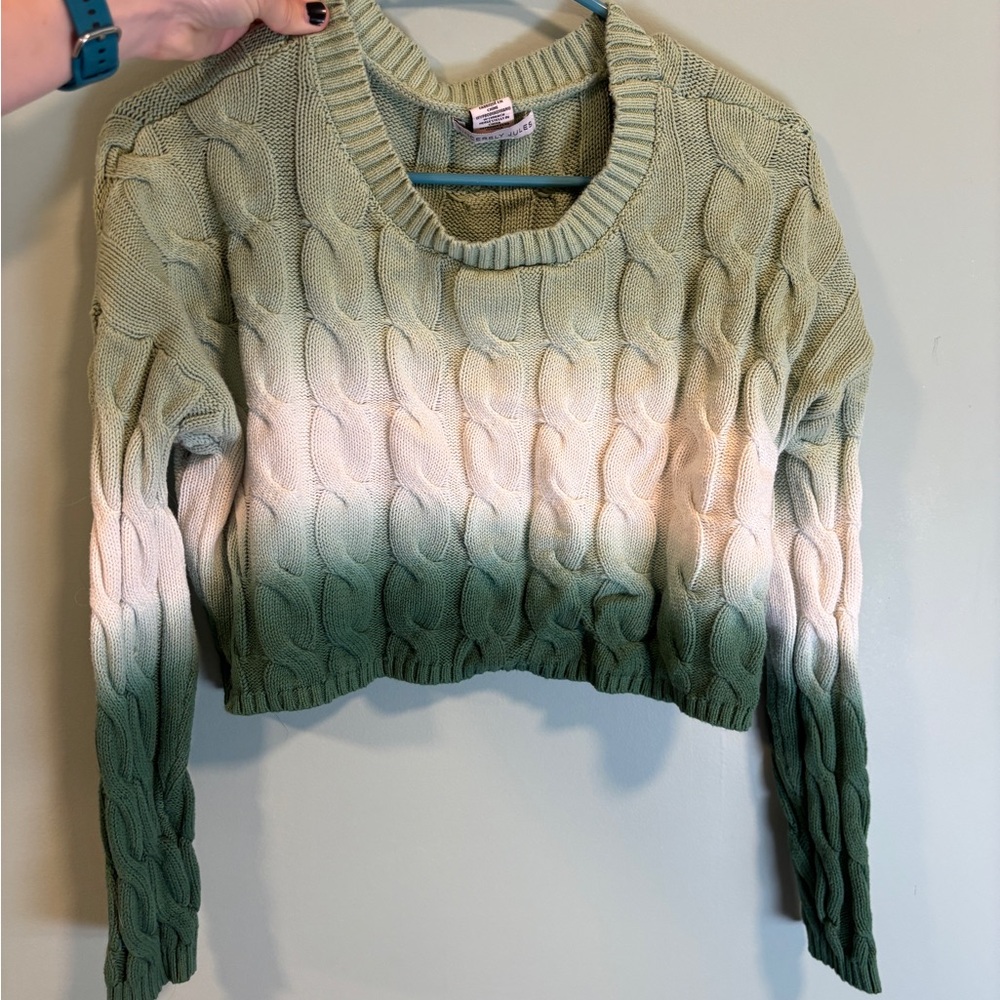 Green and White Cable Knit Crop Sweater
